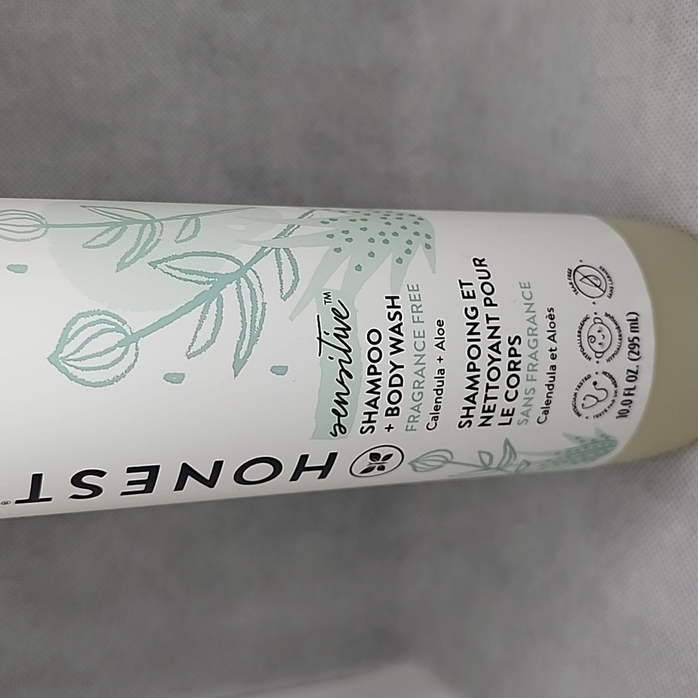 HONEST SENSITIVE SHAMPOO + BODY WASH FRAGRANCE FREE
